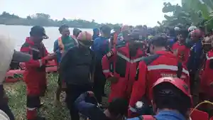 tim-sar-gabungan-pencarian-korban-tenggelam-di-sungai-jeneberang.jpg