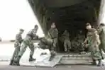 TNI Bantu Padamkan Kebakaran Hutan