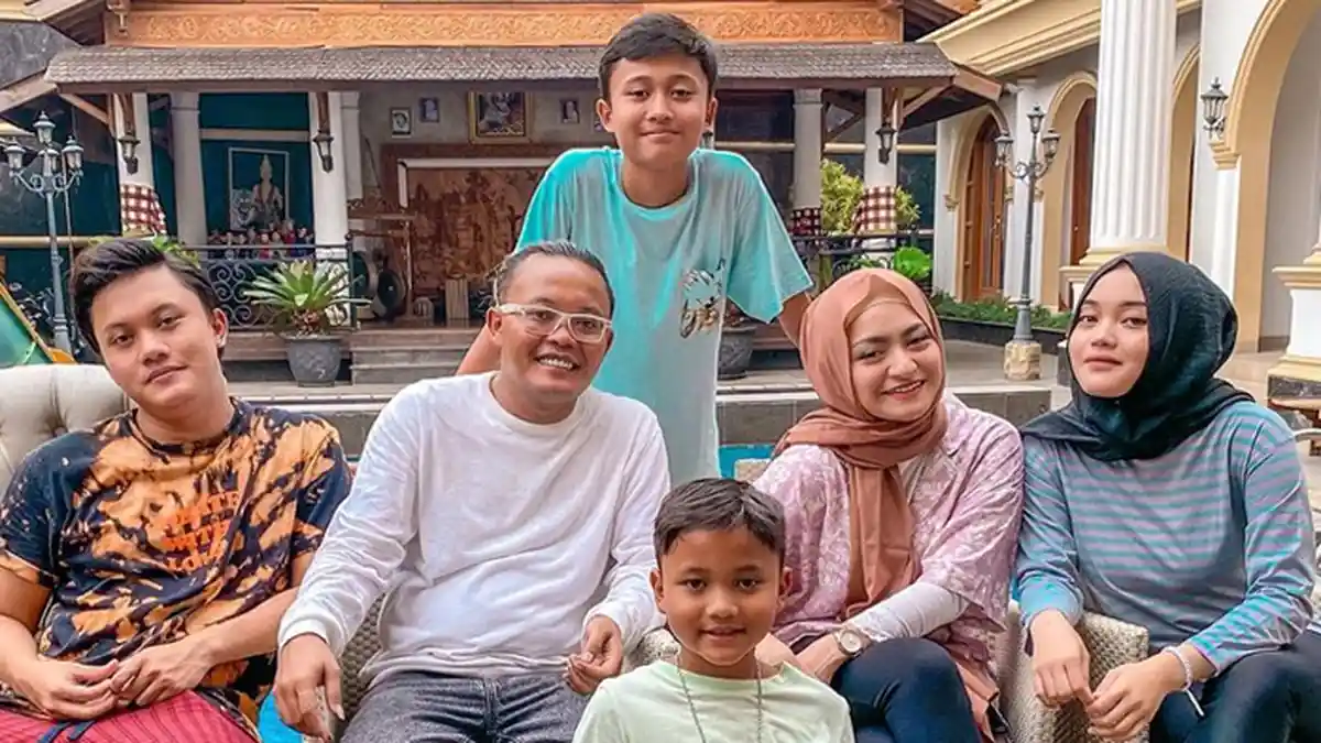 Harmonis Lagi Dengan Sule, Nathalie Holscher Akrab Dengan Putri Delina, Ferdi Tak Mau Lepas Peluk