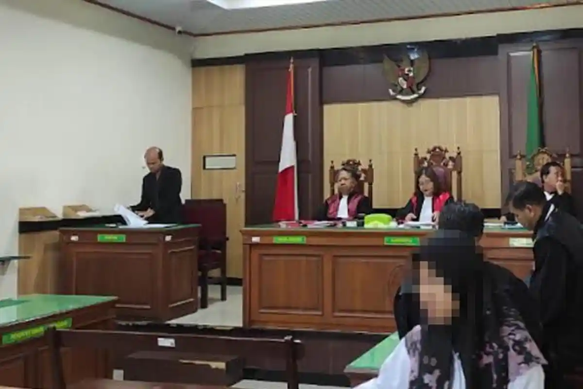 Gunakan Uang Perusahaan Rp 1,3 Miliar Untuk Bisnis Online, Wanita Gresik Didakwa Lakukan Penggelapan