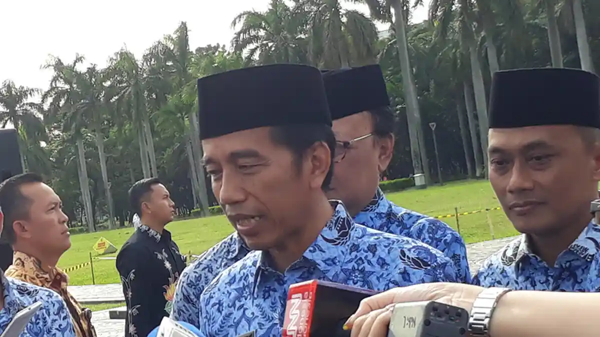 Jokowi Dingatkan Jangan Bermain Api Dalam Konflik Golkar