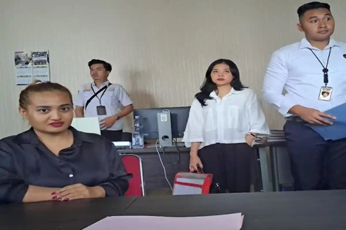 Tangis Lina Mukherjee Usai Resmi Ditahan di Lapas Wanita Palembang, 19 Hari Mendekam di Jeruji Besi
