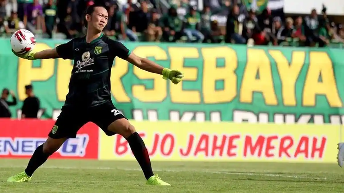 Persebaya Vs Arema FC, Eks Kiper PSM Makassar Rivky Mokodompit Jadi Benteng Terakhir Bajul Ijo