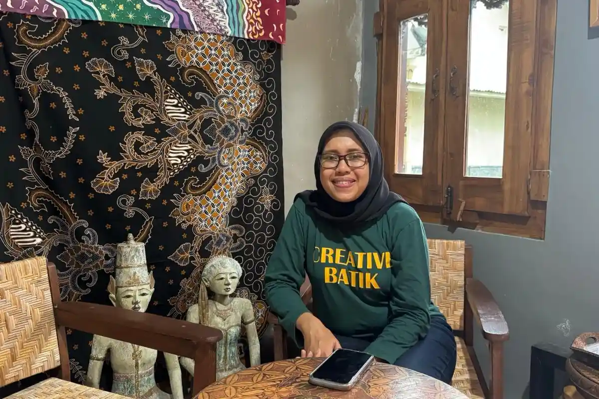 Perjalanan Nungki Perkenalkan Batik Sentuhan Modern ke Kancah Global