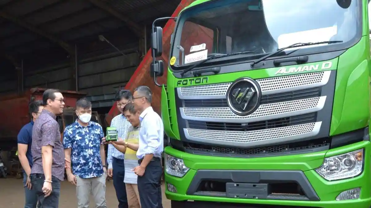 PT Jaya Utama Putra Transindo Terima 10 Unit Truk Foton untuk Perkuat Armada Logistik