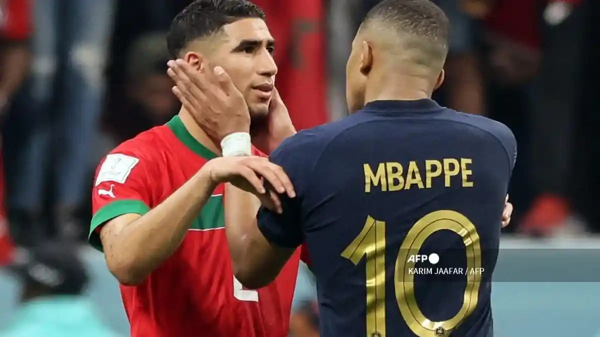 Persahabatan Mbappe & Hakimi Kian Erat meski Saling Sikut di Semifinal Piala Dunia 2022