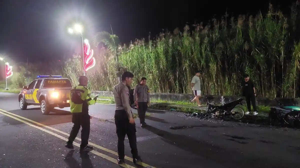 Motor Adu Banteng di Jalan Boulevard Tondano Minahasa, Diduga Akibat Balap Liar: 1 Orang Tewas