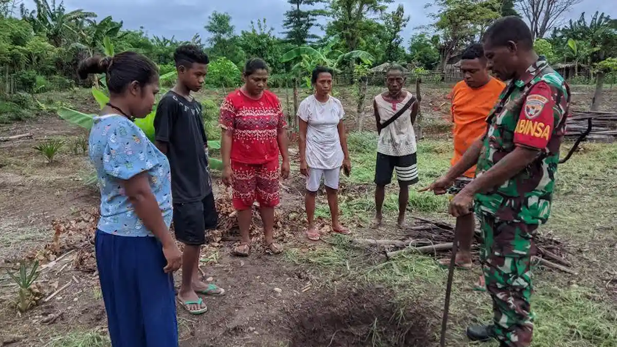 Babinsa Duarte Dorong Pengembangan Budidaya Anggur ke Warga di Desa Silawan