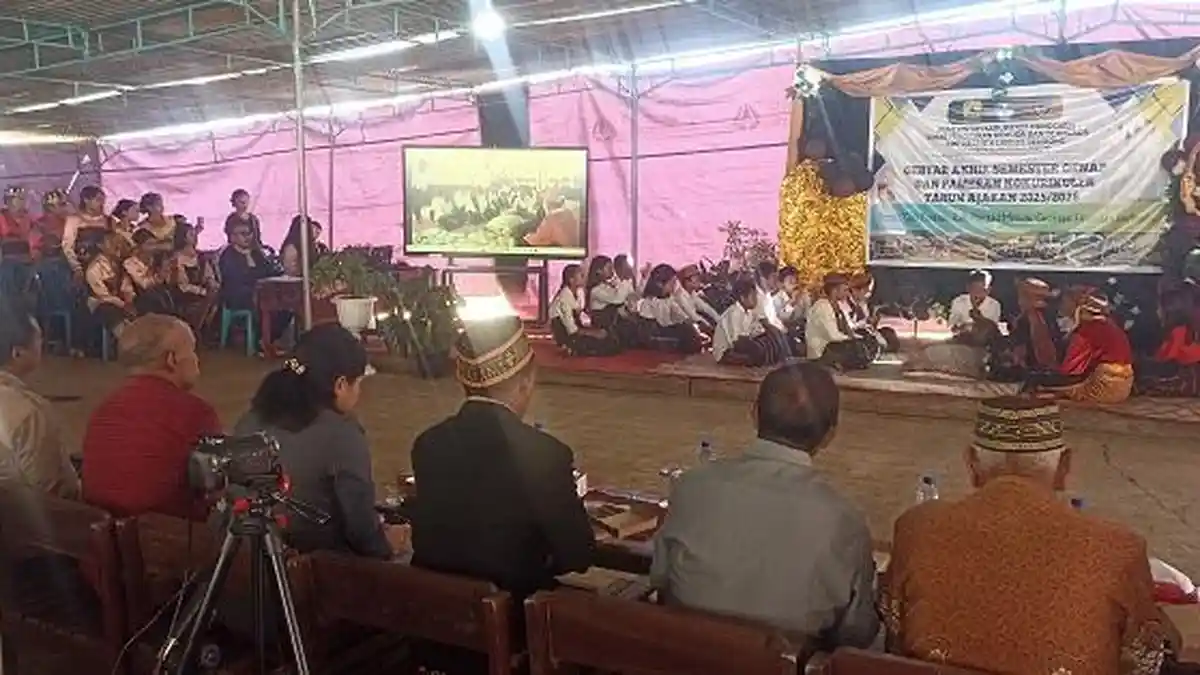 Membentuk Manusia Utuh  Gebyar SMPN 4 Langke Rembong