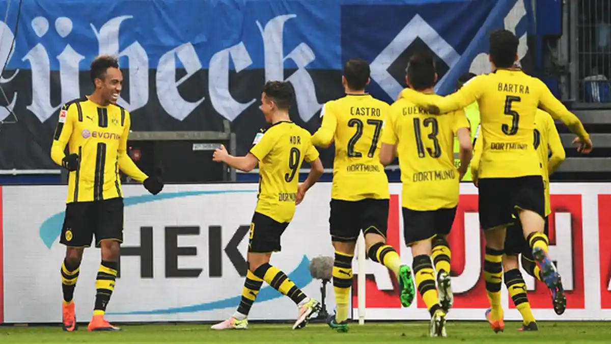 Pierre-Emerick Aubameyang bawa Borussia Dortmund Menang 5-2 di Kandang Hamburg SV