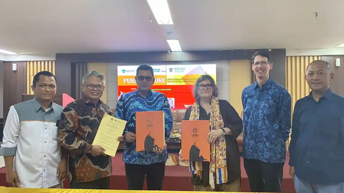 Mahasiswa Sosiologi dan DKV UNM Kuliah Umum Sejarah Bareng Monash University Australia