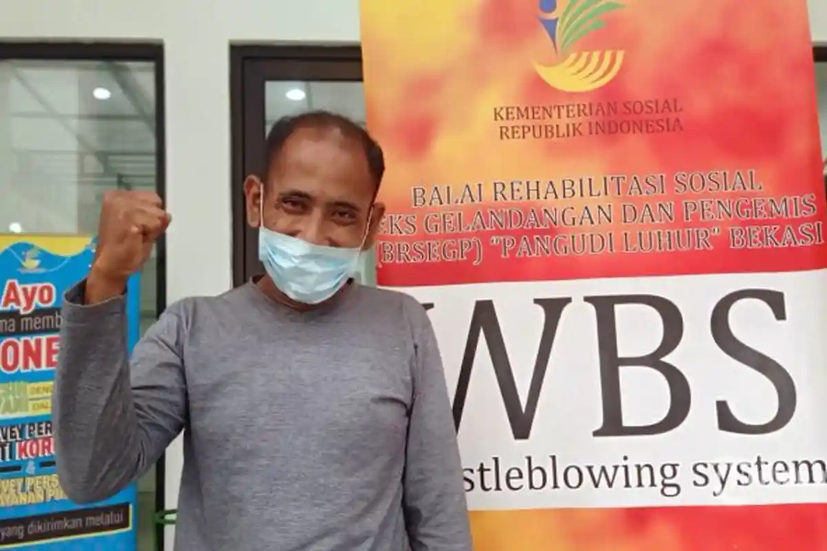 Sosok Roni Adnan, Mantan Pemulung yang Ditolong Mensos Risma: Aku Ingin Ajak Bu Menteri Umrah