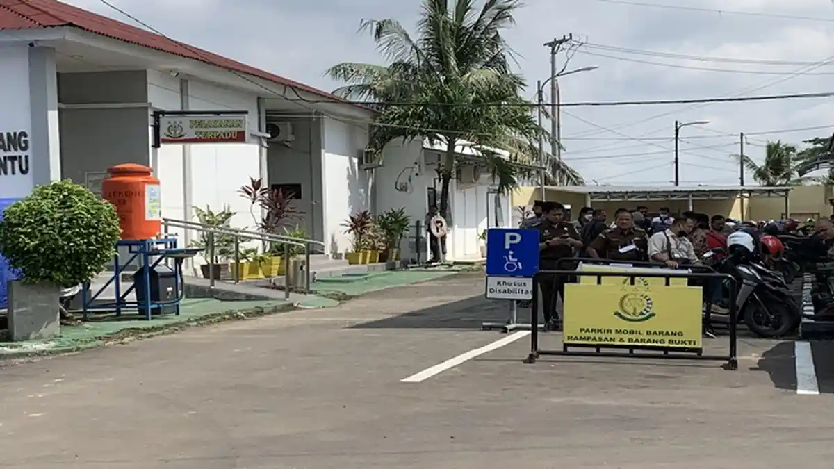 Empat Tersangka Kasus Dugaan Korupsi PDPDE, Alex Noerdin Cs Dilimpahkan ke Kejari Palembang