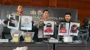 Foto-tersangka-terorisme-yang-berkaitan-dengan-bom-bunuh-diri-di-Polsek-Astana-Anyar.jpg