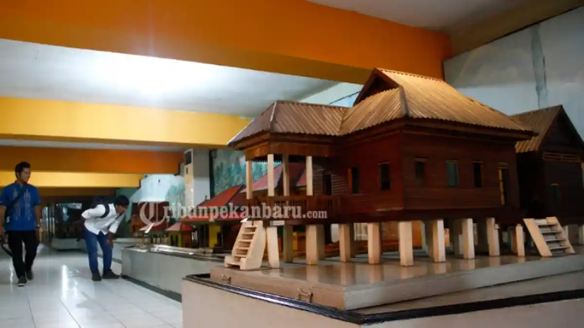 FOTO: Dicuri Maling, 7 Benda Bersejarah di Museum Sang Nila Utama Hilang - museum_20170321_170539.jpg