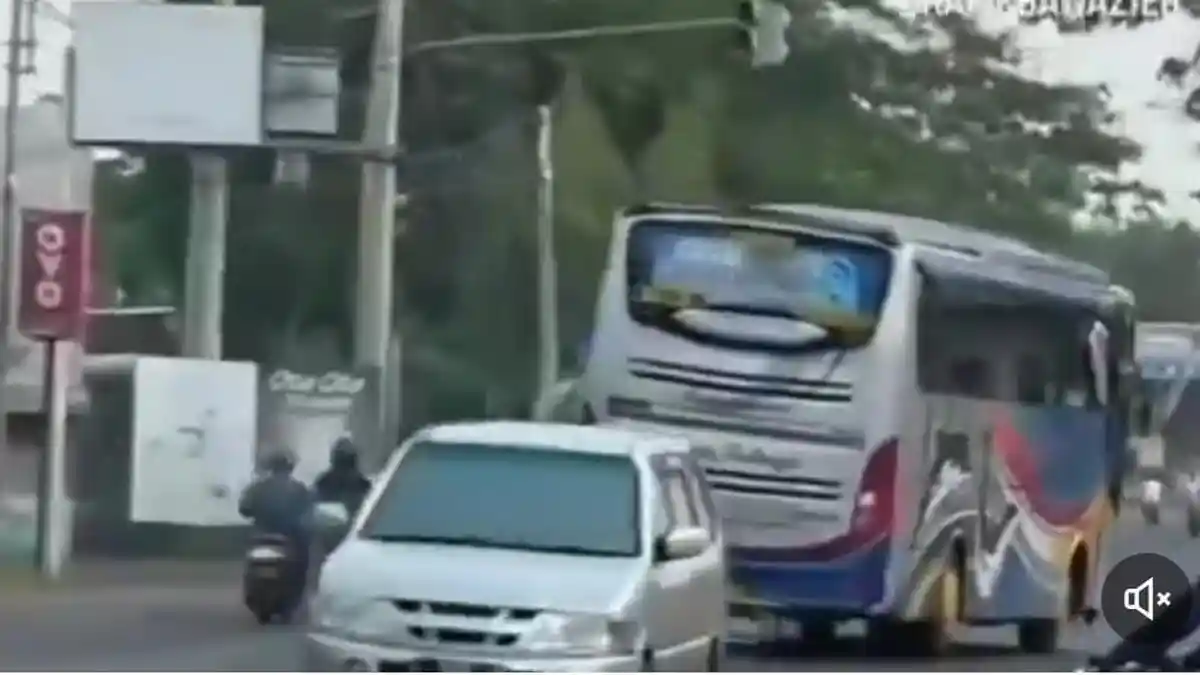 Viral Sopi Bus Sugeng Rahayu Ugal-ugalan di Jalan Raya, Manajemen Minta Maaf