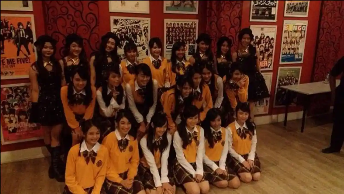 Lirik dan Chord Fortune Cookie In Love - JKT 48: Please, Oh Baby Lihatlah Diriku