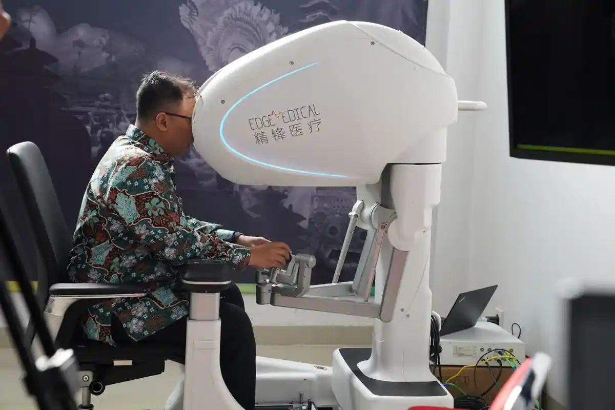 Pasien di Bali Dioperasi dengan Robot, RSUP Prof Ngoerah Lakukan Operasi Ketiga Kalinya