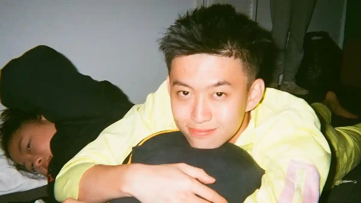 Chord Kunci Gitar dan Lirik Lagu Drive Safe - Rich Brian: All These Thoughts I have In My Head