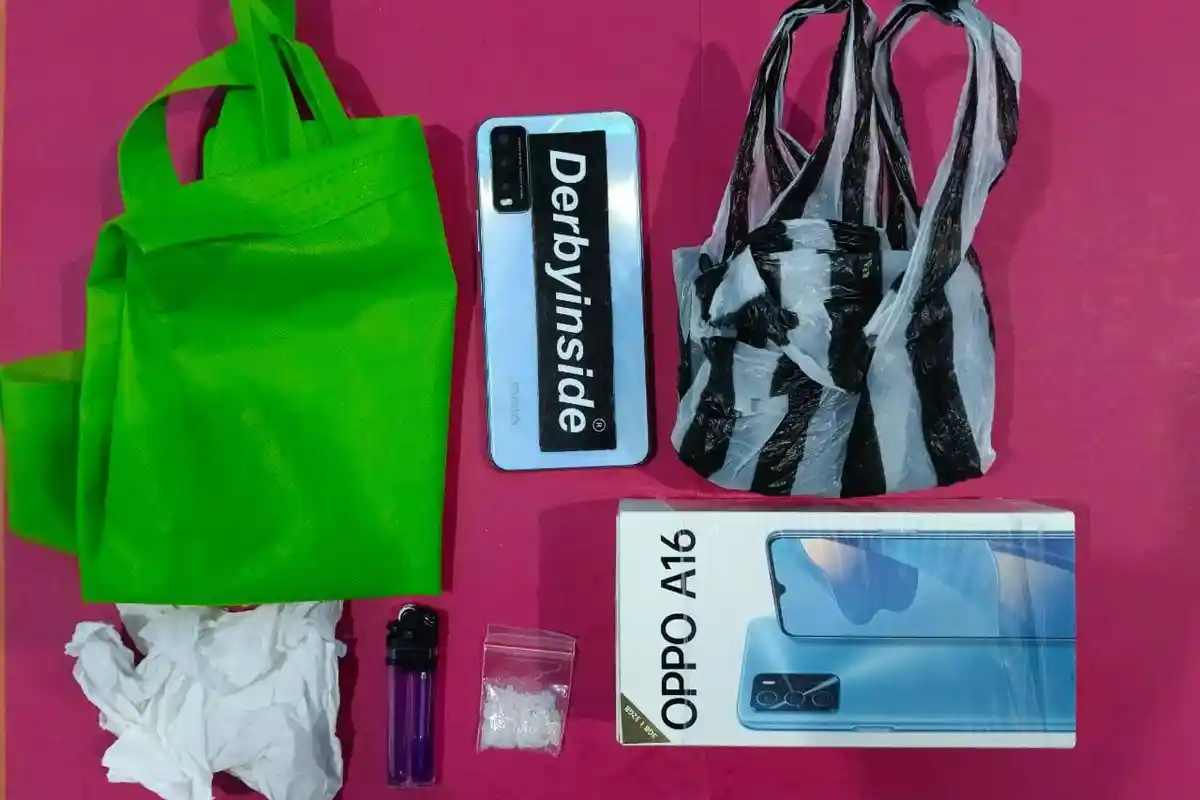 Transaksi Narkoba di Pelabuhan Kangean, Pelaku Simpan Barang Terlarang dalam Dosbuk HP