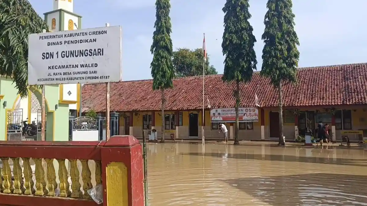 KBM SDN 1 Gunung Sari Cirebon Terhenti Karena Banjir, 6 Ruang Kelas Terdampak