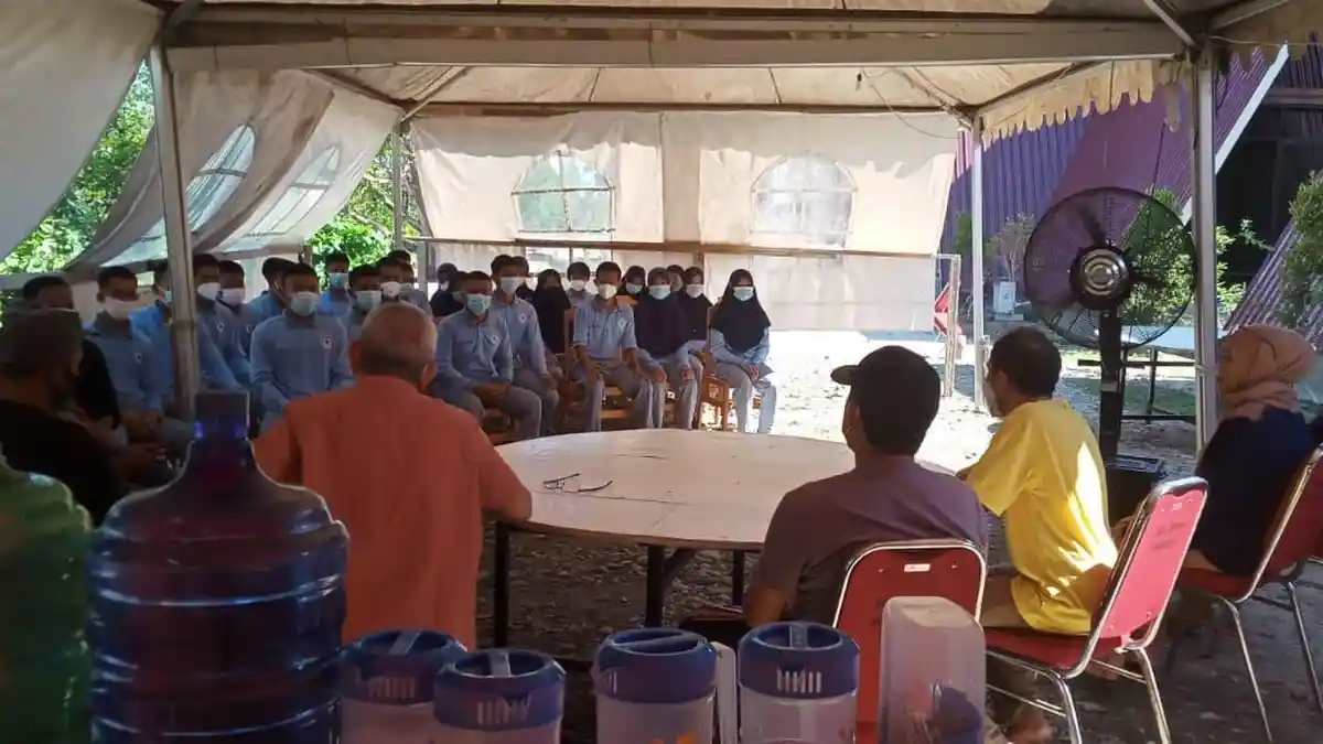Ditemui Bupati Parimo, Taruna Poltek Kelautan dan Perikanan Curhat Soal Kampusnya