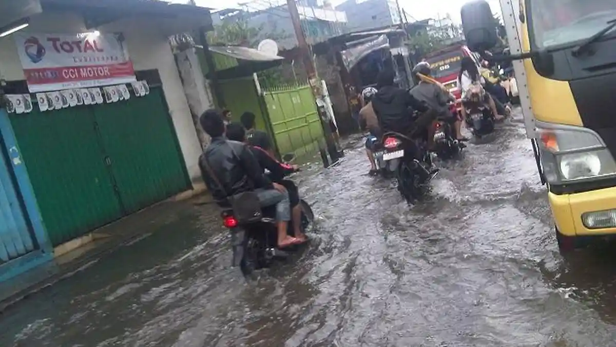 Puskesmas Kapuk I Sudah Sepekan Terendam Air