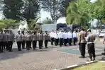 suasana-pengamanan-di-depan-PN-negeri-Bondowoso-saat-sidang-permohonan-praperadilan.jpg