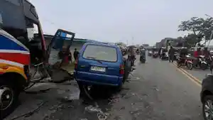 kecelakaan-maut-Panther-vs-Bus-Rajawali-Indah-di-Gresik.jpg