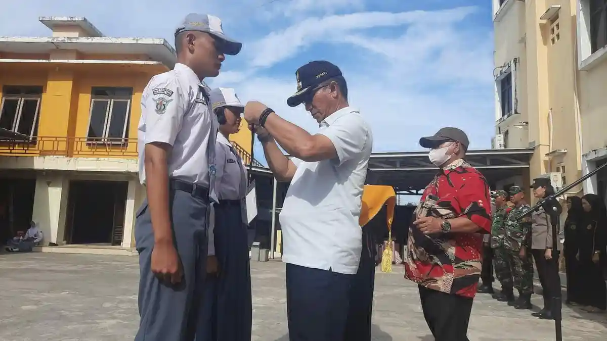32 Siswa Pilihan Kibarkan Merah Putih Upacara HUT RI
