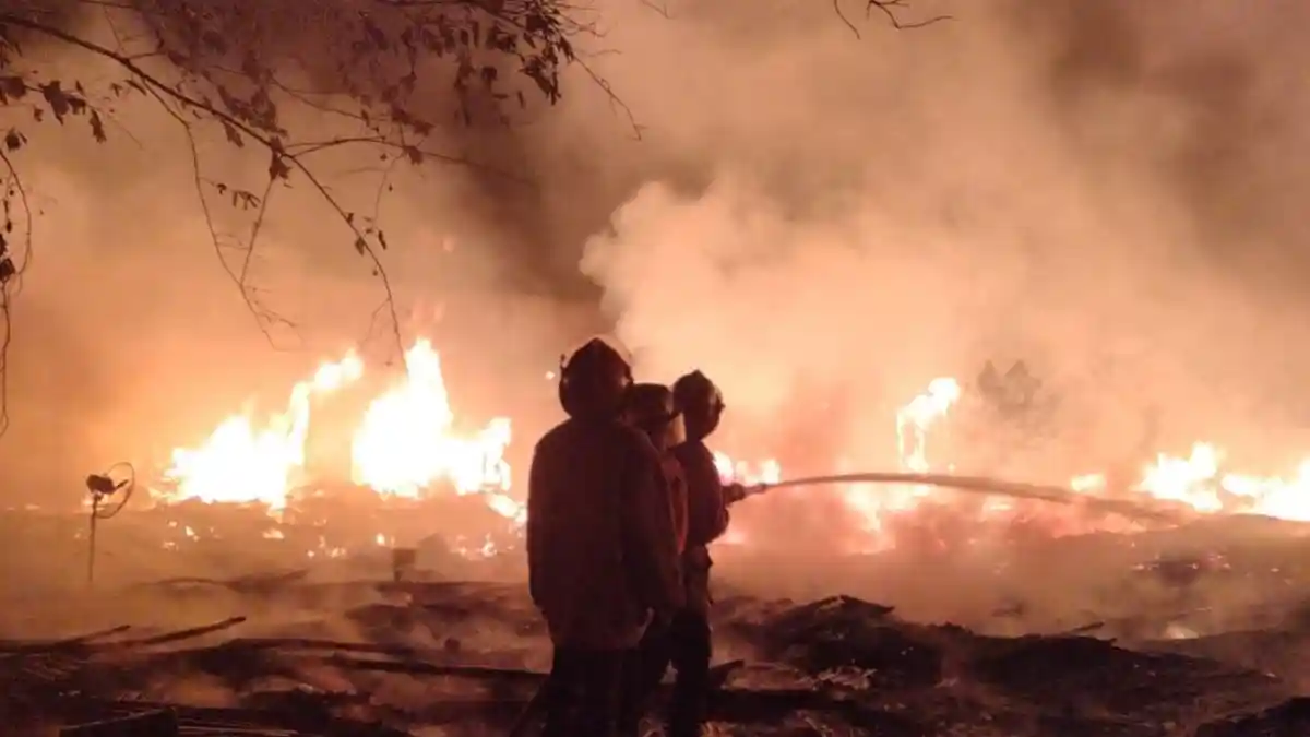 Gudang Mebel di Batealit Jepara Ludes Terbakar, Kerugian Mencapai Sekitar Rp 1 Miliar