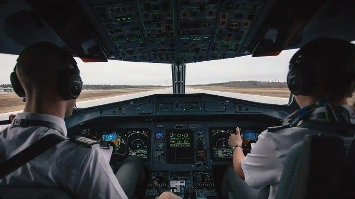 Selain Fisik dan Mental yang Kuat, Kenapa Jadi Pilot Tidak Boleh Ada Gigi Berlubang?