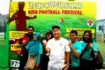 Mensos Gumiwang Dukung Indoworld Kid Football