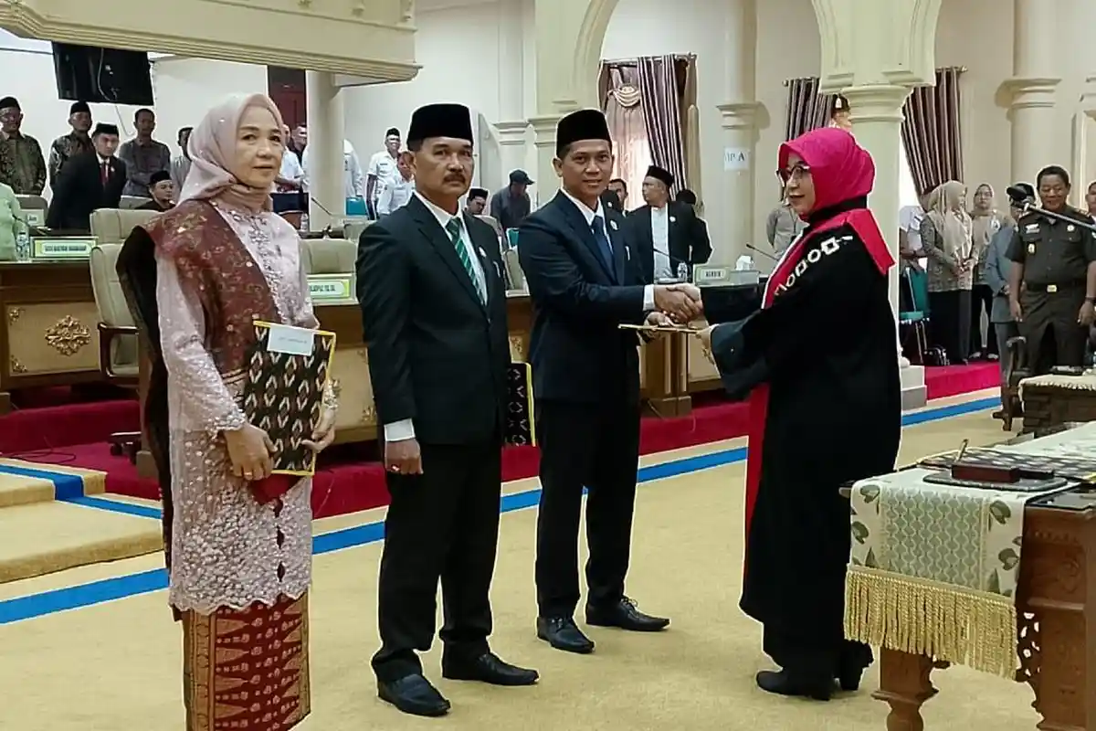 Pimpinan DPRD Sarolangun Resmi Dikukuhkan, Pj Bupati Harap Kerjasama Terjalin Baik