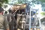 Satpol PP Bongkar Lagi Bangunan Liar PKL di Baitussalam, Sudah Tegur Hingga Tiga Kali