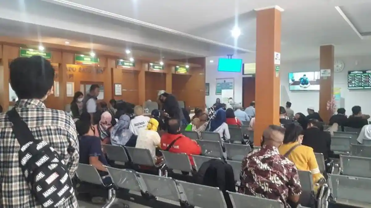 Dalam Keadaan Hamil, Ibu Muda Ini Datangi Pengadilan Agama Bandung Urus Perceraian