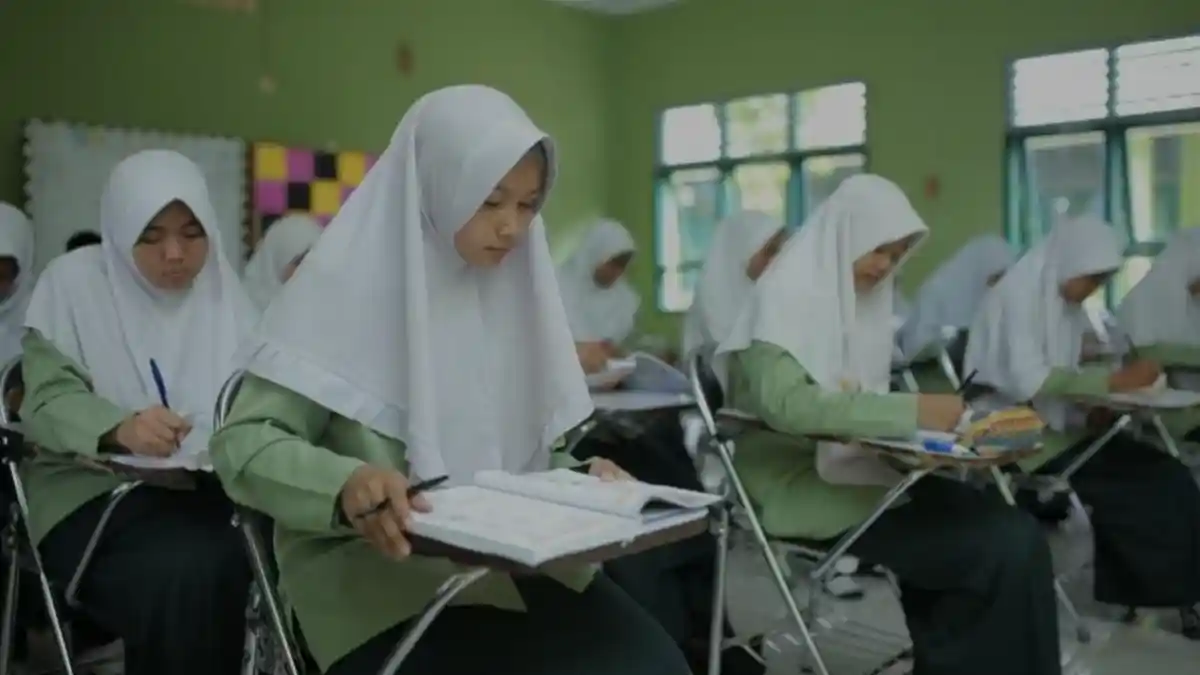 36 Siswa Lulus Program Kelas Beasiswa PT Timah Tbk di SMAN 1 Pemali Tahun Ajaran 2023/2024