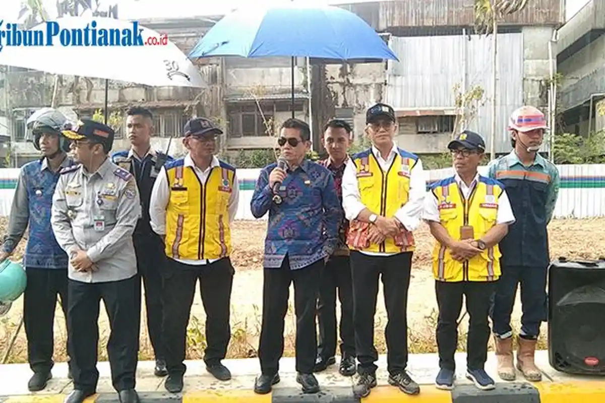 Pj Wako Pontianak Buka Duplikasi Jembatan Kapuas I Bersamaan Dengan Turunnya Hujan