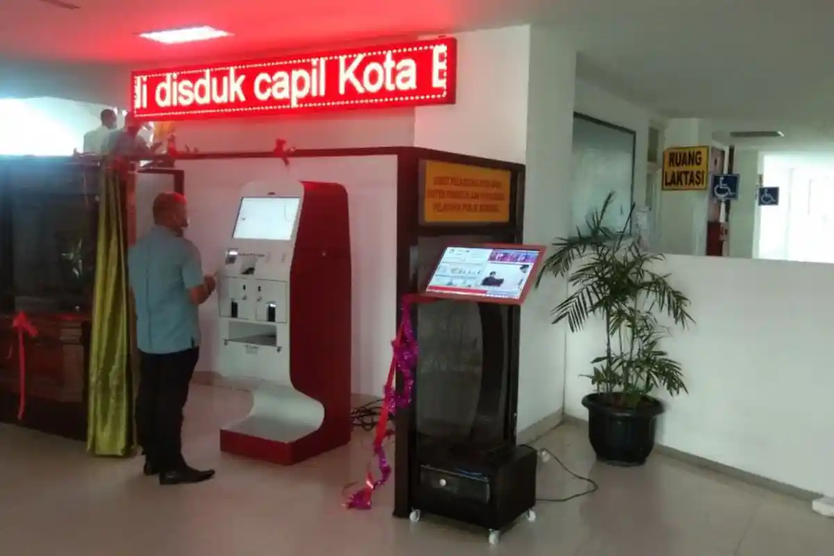 Kini Warga Bandar Lampung Bisa Cetak e-KTP Pakai Mesin ADM