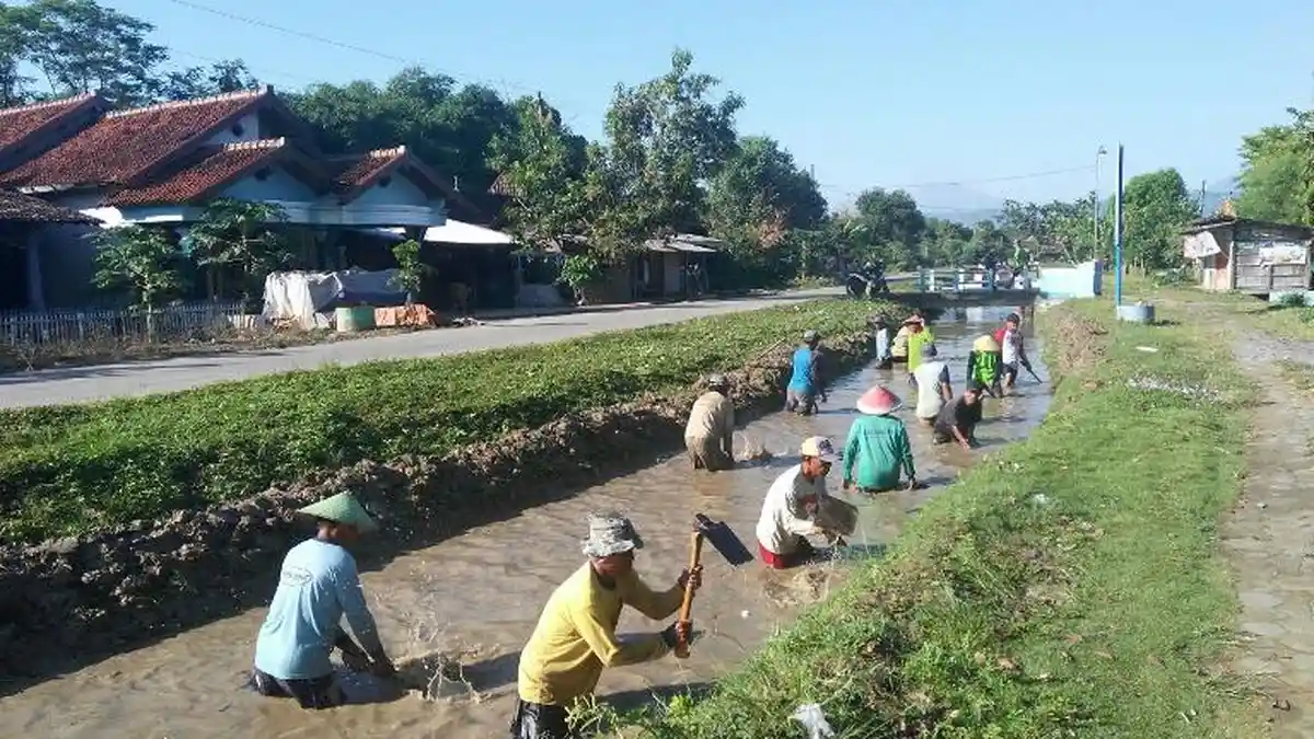Hotline Semarang : Segera Diagendakan, Shalat Jumat Dilanjutkan Gerakan Jumat Bersih