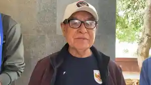 Ketua-KONI-NTT-Josef-A-Nae-Soi-saat-diwawancarai-reporter-pos-kupang.jpg