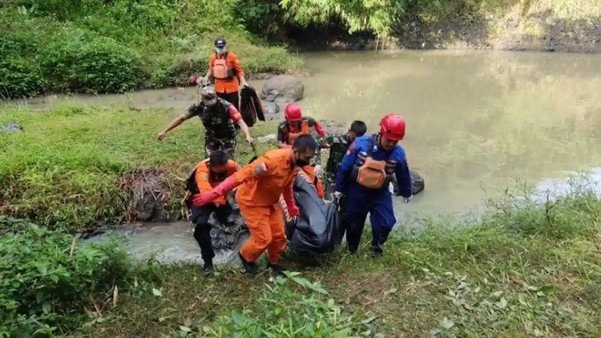 Sempat Bicara dan Tertawa Sendiri, Pria ini Mendadak Ceburkan Diri ke Kedung, ini Kondisinya