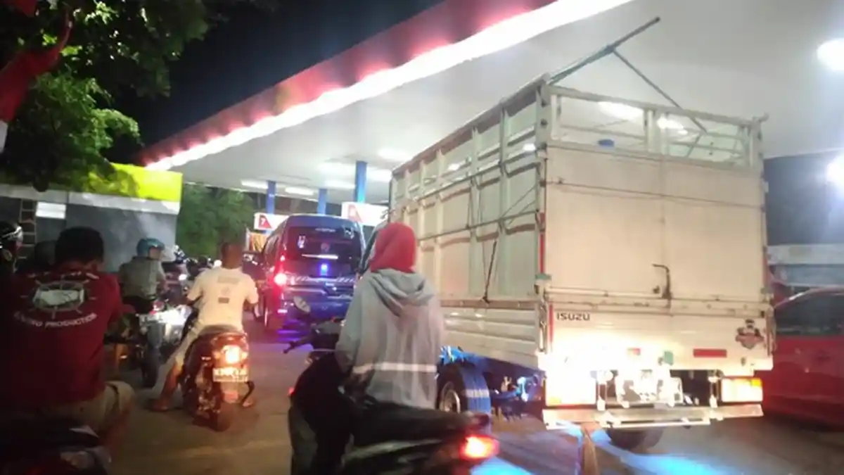 Sejumlah SPBU di Kudus Dipadati Kendaraan Jelang Rencana Kenaikan BBM Subsidi