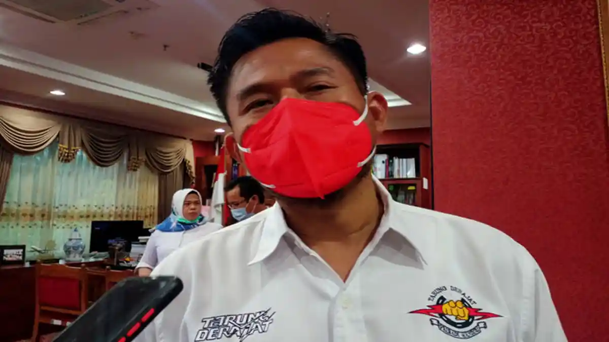 Ketua DPRD Batam Antar Atlet Tarung Derajat Kepri di PON XX Papua