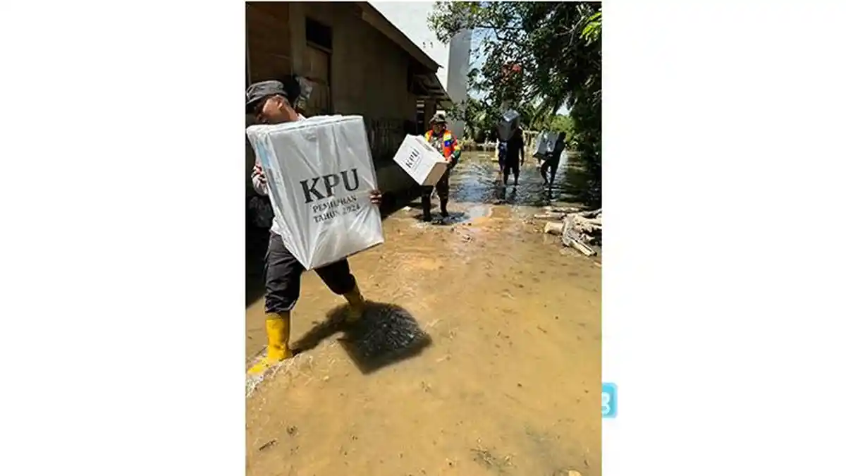 Distribusi Logistik Pilkada 2024 ke PPS Desa Rantau Binuang Sakti Rohul Berjalan Lancar dan Aman