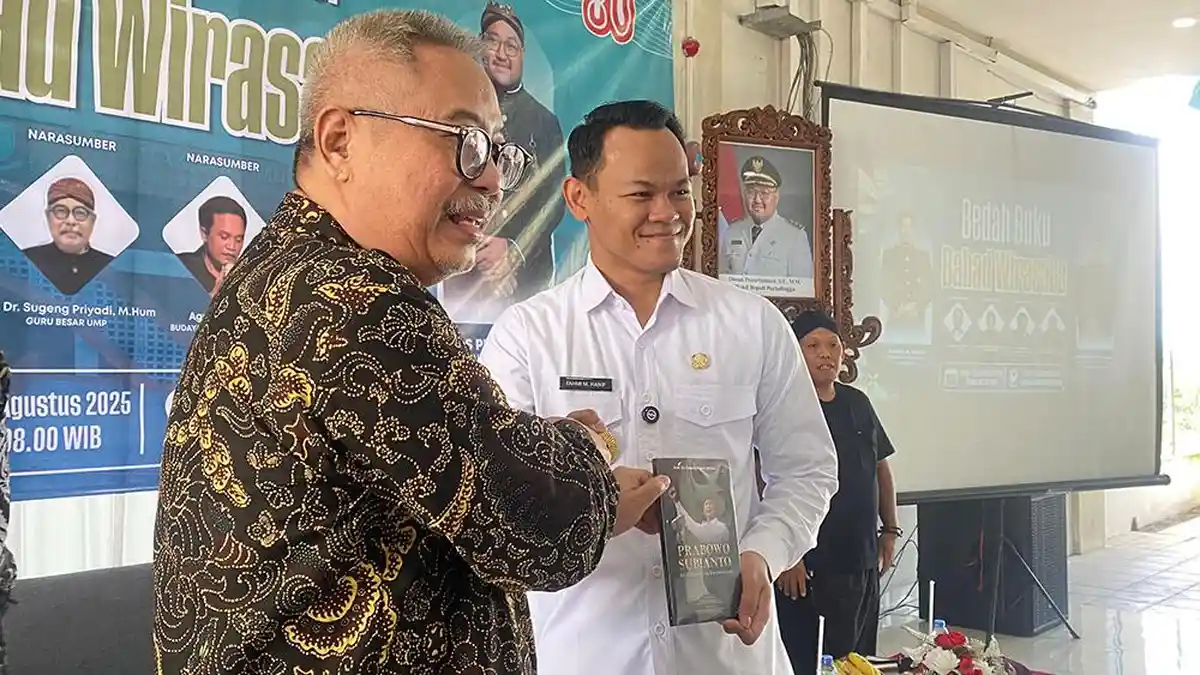 Mengulik Cikal Bakal Banyumas Raya Lewat Bedah Buku Babad Wirasaba