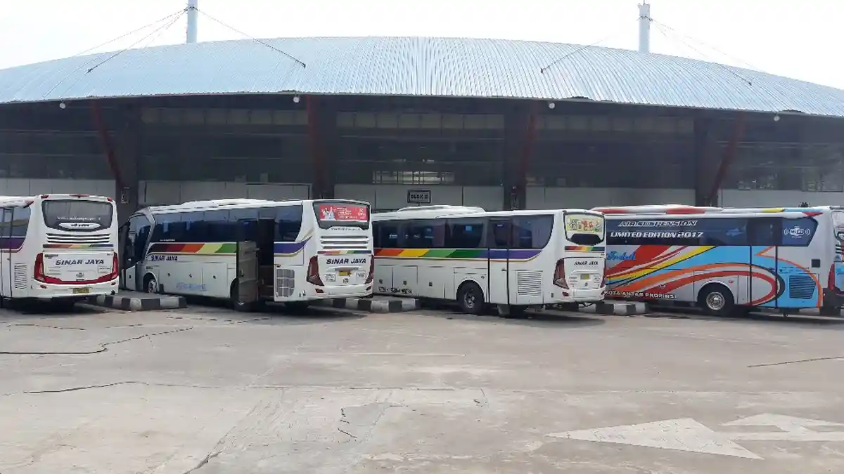 Terminal Pulo Gebang Tak Mengalami Lonjakan Penumpang saat Libur Natal dan Tahun Baru 2021