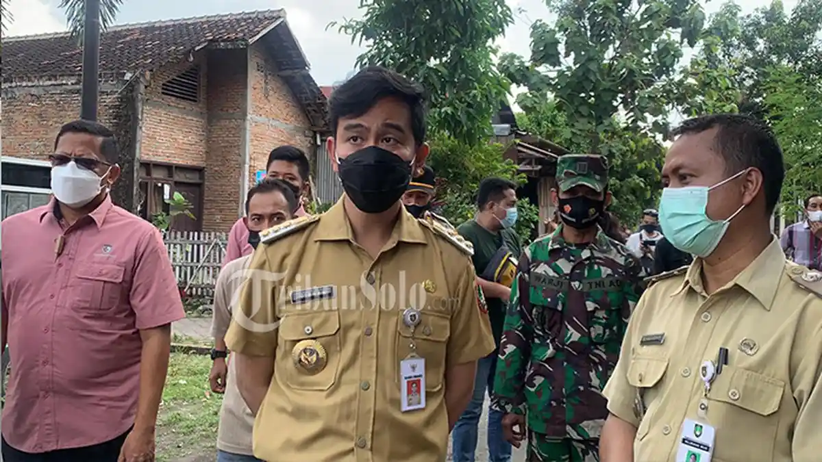 Belasan Makam di Mojo Dirusak Anak-anak, Wali Kota Solo Gibran : Ngawur Sekali, Tetap Akan Diproses