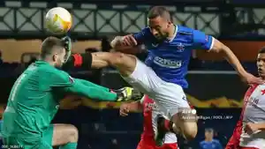 Striker-Rangers-Inggris-Kemar-Roofe.jpg