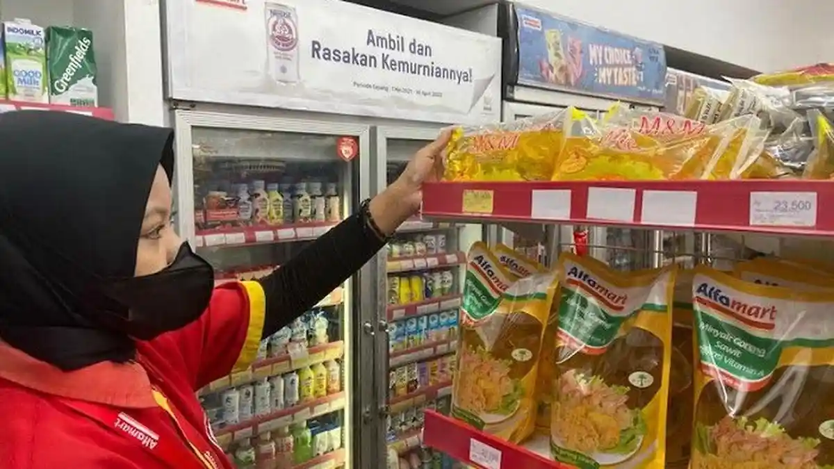 Harga Minyak Goreng 3 Juli 2022 di Alfamart: Tropical Filma 2L Turun, Bayar Pakai Gopay Makin Murah